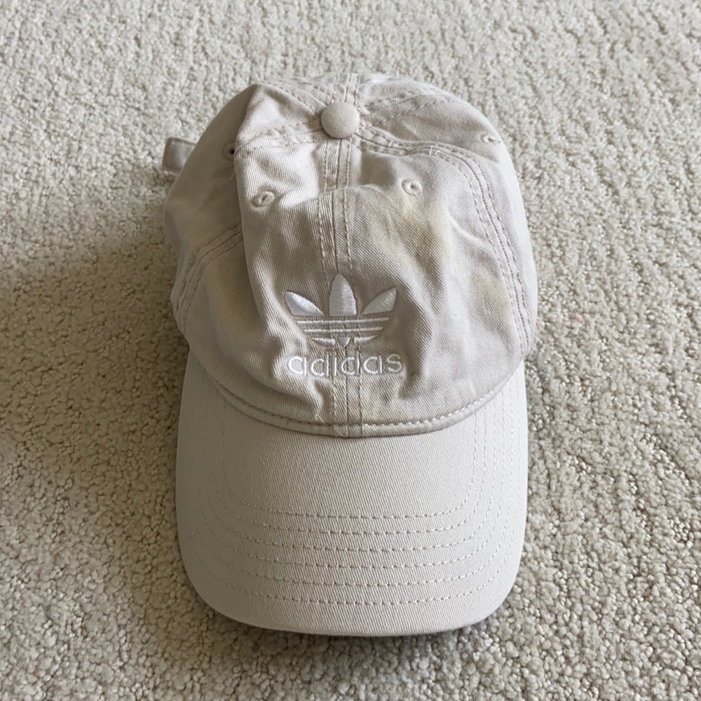 Adidas tan hat